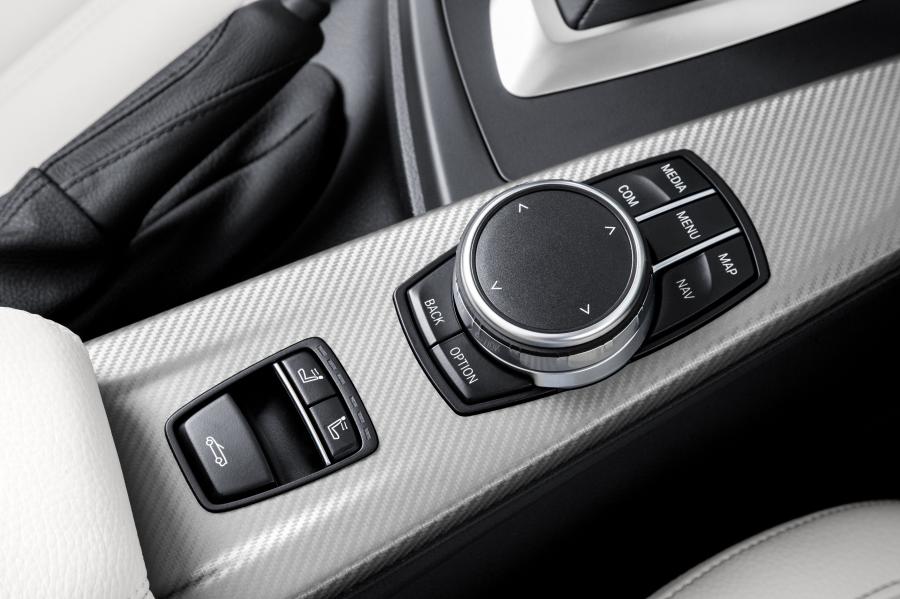 Детали интерьера BMW 440i Coupe M Sport 2017 года  (WW) (фото 31 из 71)